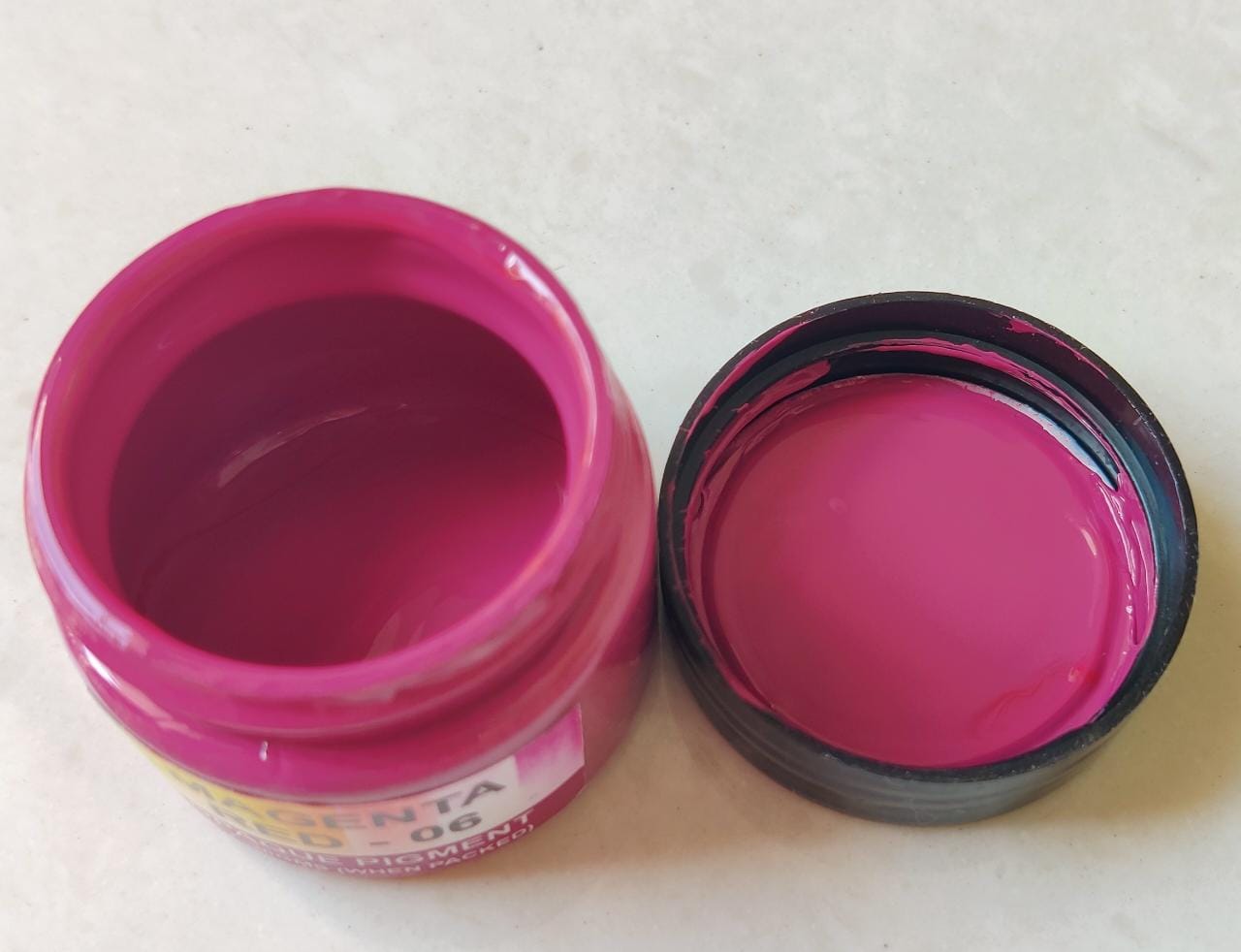 Magenta Red Pigment