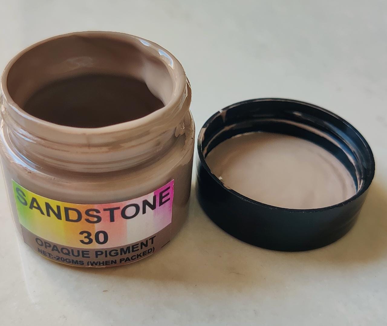 Sandstone pigment